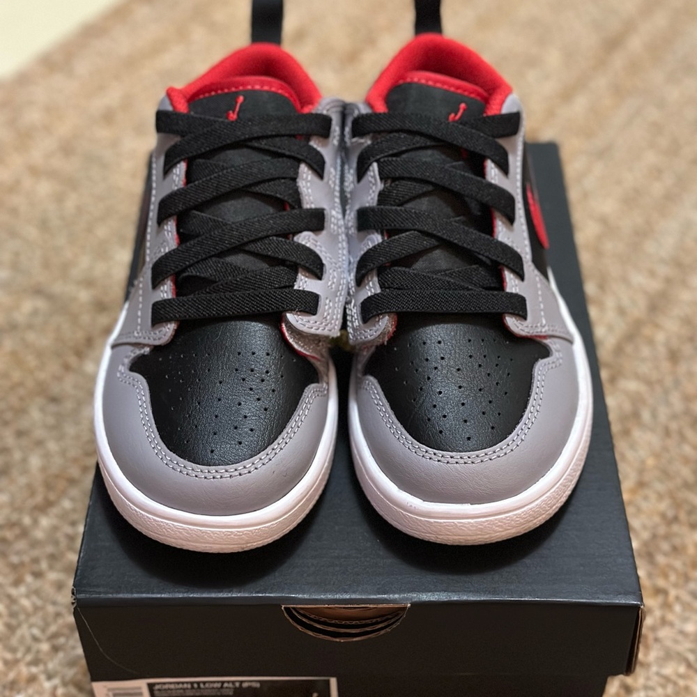 Black and Red Sneakers with Contrast Midsole